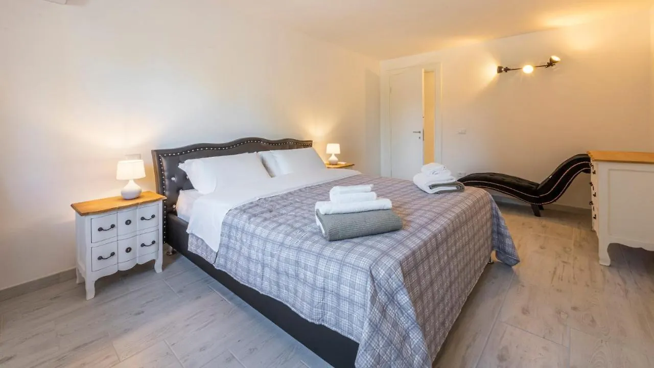 Villa Leone 12&2, Emma Villas San Gennaro  Italy